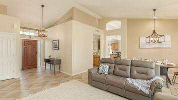 House, Multiple Beds, Pool Access, City View (Michigan Sun Lakes) | Living area