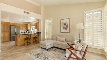 House, Multiple Beds, Pool Access, City View (Michigan Sun Lakes) | Living area