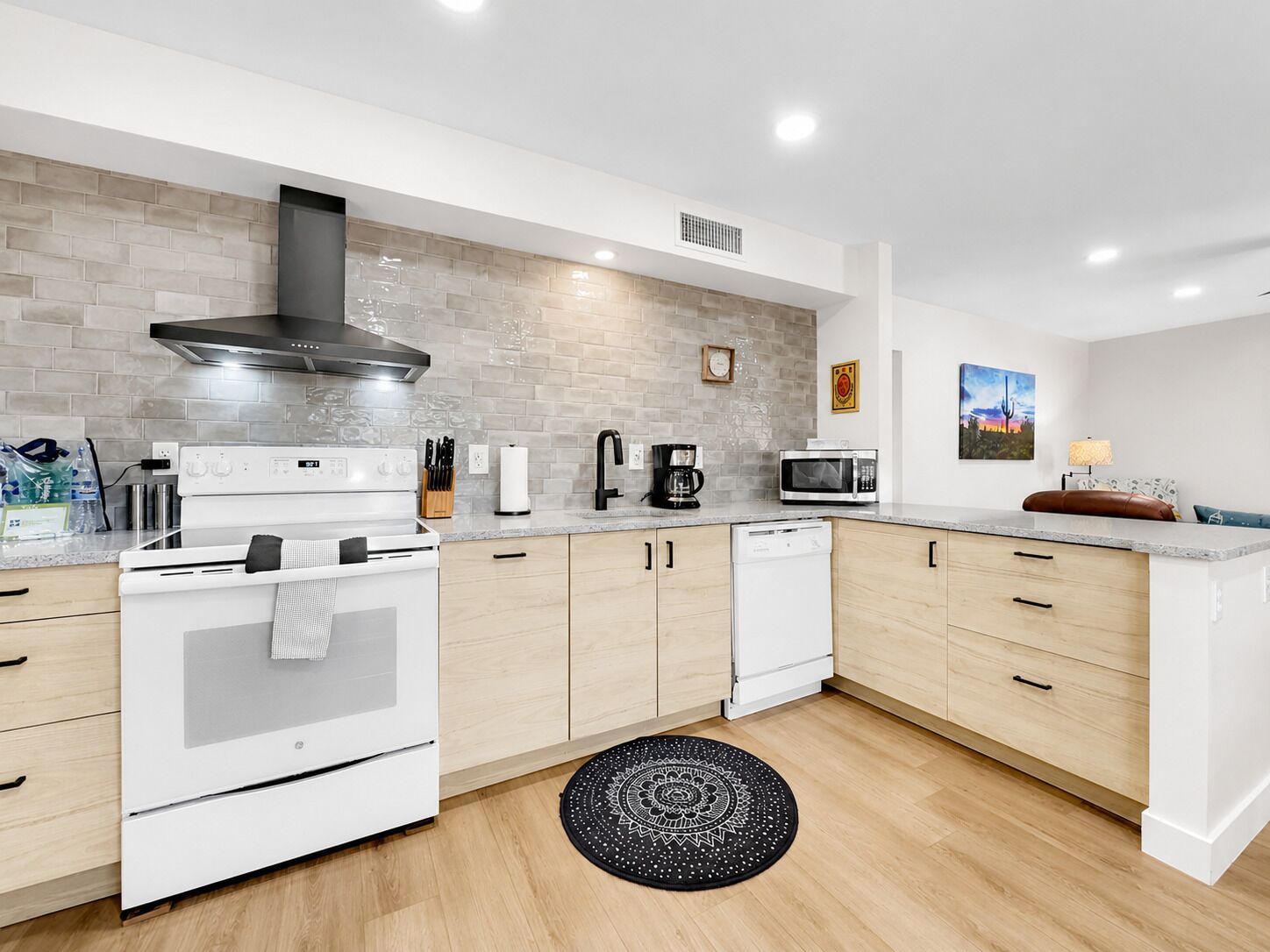 House, 1 Queen Bed, Patio, City View (Washington Chandler) | Private kitchen