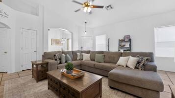House, Multiple Beds, Pool Access, Mountain View (Sonesta Tucson) | Living area