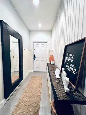 Interior - NEW and Stylish Townhouse - 13miles from DISNEY Complex (Clermont)