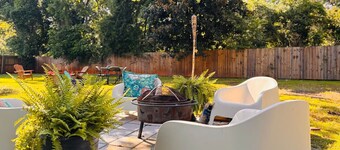 Incredible King Bed Room Private Entry Bathroom