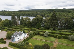 المنطقة المحيطة بالمنشأة