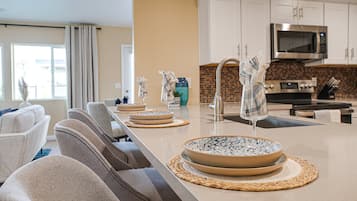 Maison, plusieurs lits, accès piscine, vue ville (Heatherbrae Phoenix) | Restauration