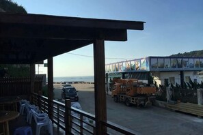 Unclassified image, 2 of 43, button - Haipai Inn (Pingyang)