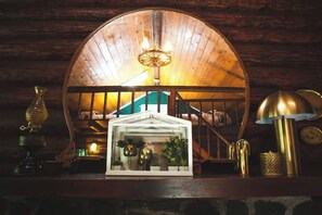 Interior - LOLOMA LODGE - Family Cabin in the Woods
(McKenzie Bridge)