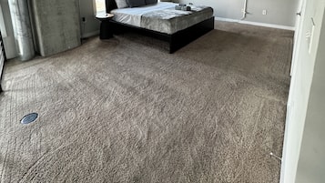 1 bedroom, in-room safe, desk, iron/ironing board