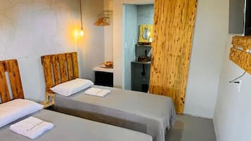 Quarto duplo conforto, varanda | Ferros/tábuas de passar roupa