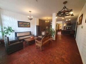 TV - Hotel Compostella (Paipa)