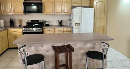 Large 2-bedroom apartment in Saint John's with A/C and close to the city center.