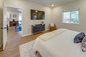 3 habitaciones, tabla de planchar con plancha y cuna de viaje 