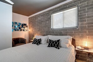 6 chambres, fer et planche Ă repasser, Wi-Fi, draps fournis