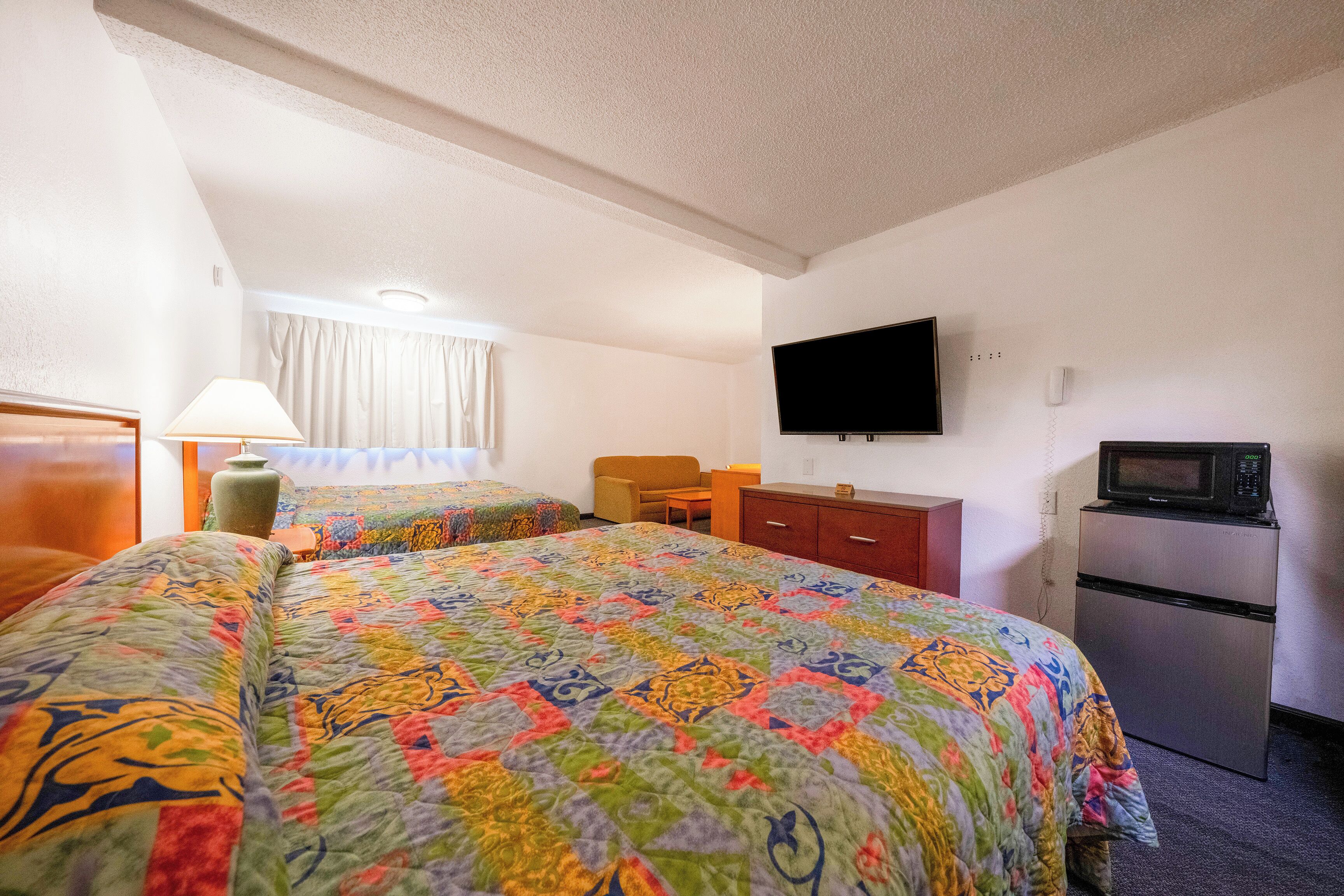 2 King Bed | Desk, iron/ironing board (on request), WiFi (free), bed sheets