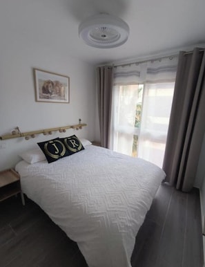 1 bedroom, iron/ironing board, free WiFi, bed sheets - Cozy apartment a few steps from the beach. (l'Alfàs del Pi)
