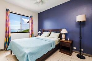 4 chambres, coffre-fort, bureau, accès au Wi-Fi (inclus)