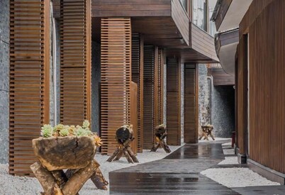 Lugu Lake Mosuo Home Hotel