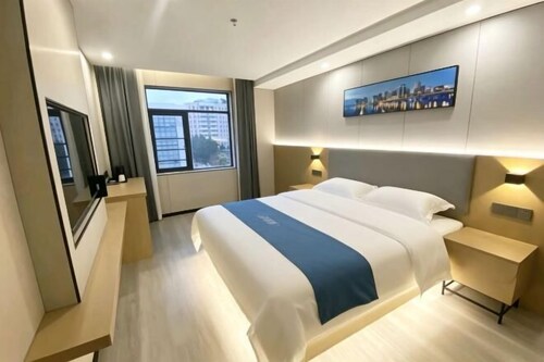 Dinghu Tiantian Business Hotel