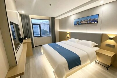 Dinghu Tiantian Business Hotel