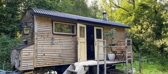 Dingle Glenn secluded woodland cabin