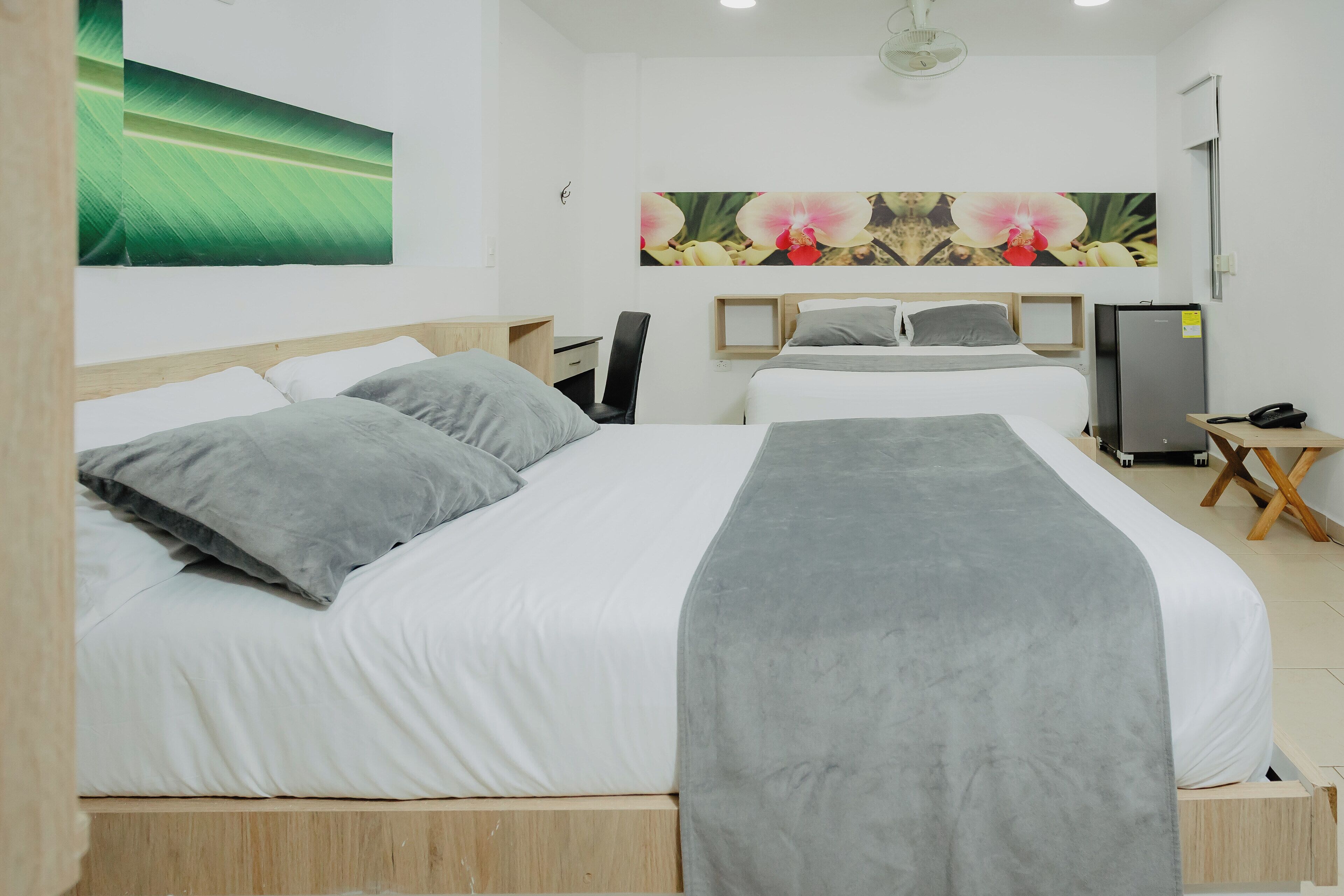 Standard Double Room with Two Double Beds | 免費無線上網、無障礙通道