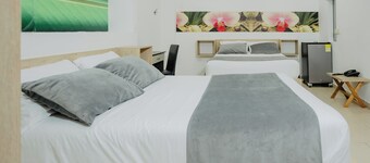 Hotel Plataneras Plaza