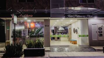 Fachada de la propiedad