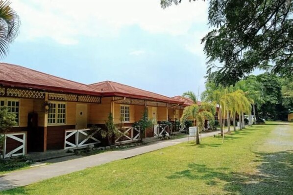 Exterior - La Vista Pansol Resort Complex by RedDoorz (Laguna)