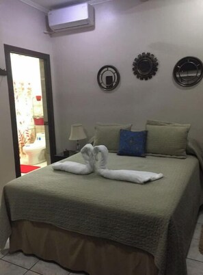 1 bedroom, travel cot, WiFi, bed sheets - Apartment in Alajuela dowtown (Alajuela)