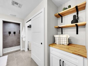 Interior - 20th Phoenix (Phoenix)