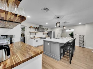 House, Multiple Beds, Patio, City View (20th Phoenix) | Private kitchen | Coffee/tea maker - 20th Phoenix (Phoenix)