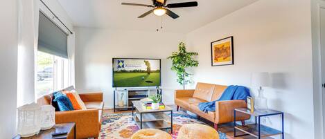 House, Multiple Beds, Pool Access, City View (Campbell Phoenix) | Living area