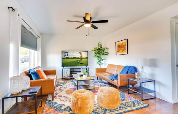 House, Multiple Beds, Pool Access, City View (Campbell Phoenix) | Living area - Campbell Phoenix (Phoenix)