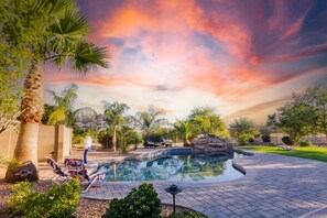 Outdoor pool - Creekside Queen Creek (Queen Creek)