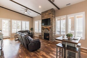 House, Multiple Beds, Patio, Mountain View (Elk Rim 1156 Pine) | Living area | Fireplace - Elk Rim 1156 Pine (Pine)