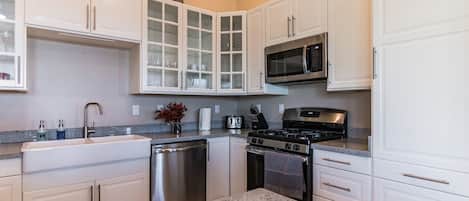 House, Multiple Beds, Patio, Mountain View (Elk Rim 1156 Pine) | Private kitchen | Coffee/tea maker