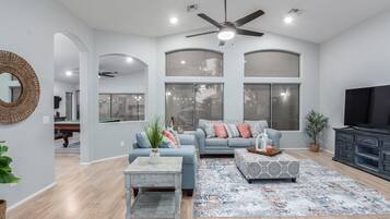House, Multiple Beds, Pool Access, City View (165th Goodyear) | Living area