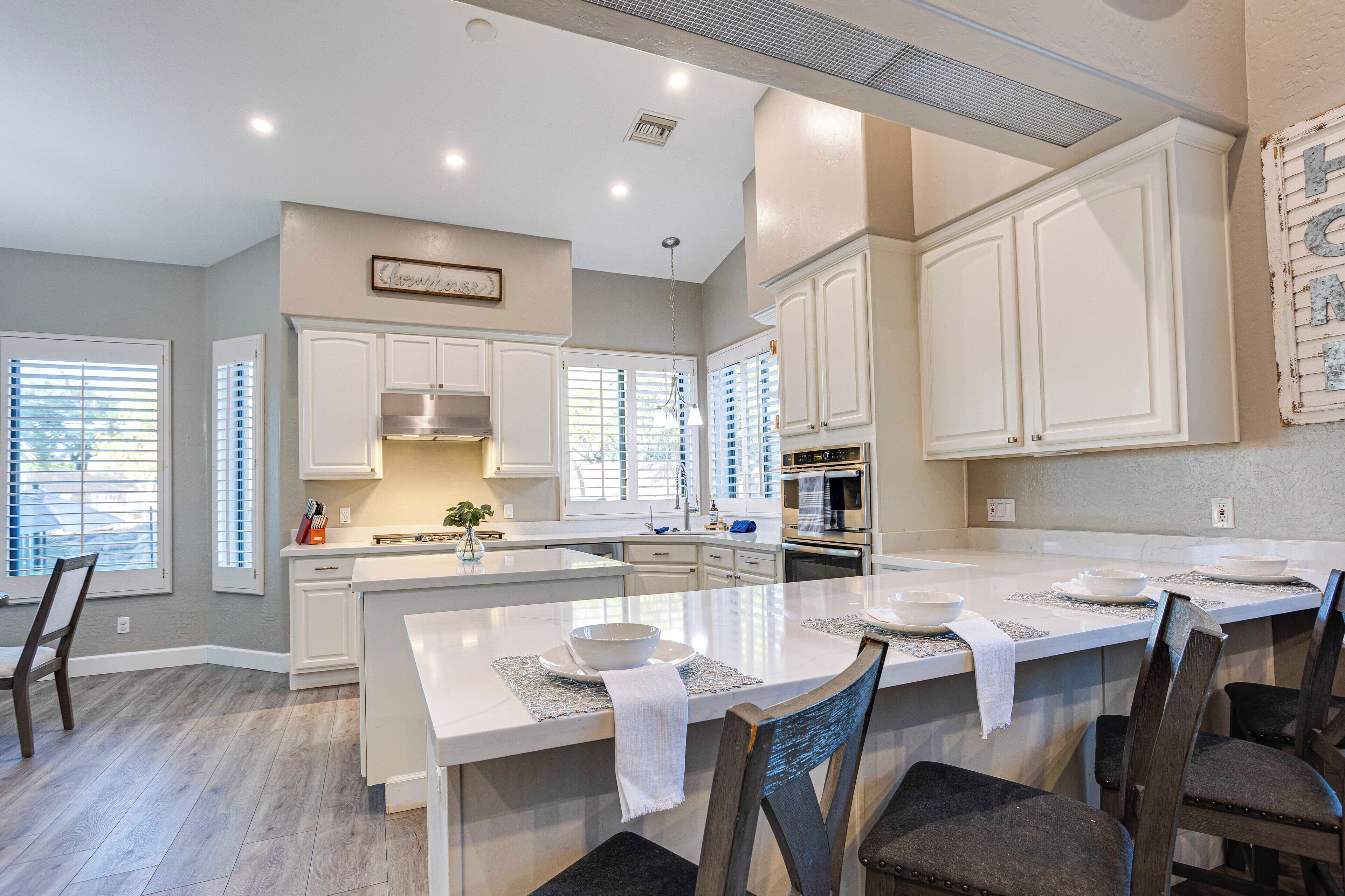 House, Multiple Beds, Pool Access, Mountain View (Granada Mesa) | Private kitchen | Coffee/tea maker