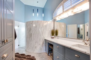 House, Multiple Beds, Pool Access, Mountain View (Granada Mesa) | Bathroom | Designer toiletries, towels, toilet paper - Granada Mesa (Mesa)