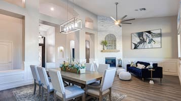 House, Multiple Beds, Pool Access, Mountain View (Granada Mesa) | Dining