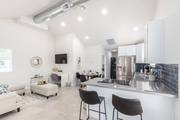 House, Multiple Beds, Lanai, City View (Dayton Coronado Historic District ) | Interior - Dayton Coronado Historic District Phoenix (Phoenix)