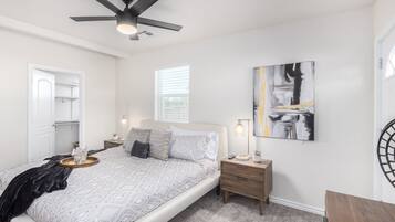 Rumah, Beberapa Tempat Tidur, beranda, pemandangan kota (Dayton Coronado Historic District ) | 2 kamar tidur dan didekorasi berbeda-beda