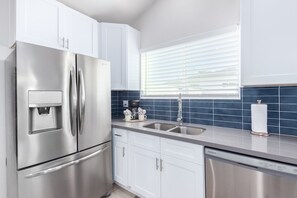 House, Multiple Beds, Lanai, City View (Dayton Coronado Historic District ) | Private kitchen - Dayton Coronado Historic District Phoenix (Phoenix)