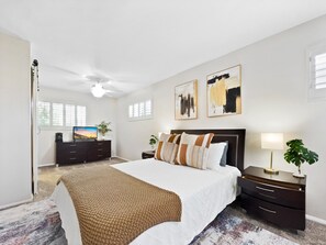 2 bedrooms, individually decorated, individually furnished, bed sheets - Hazelwood Scottsdale (Scottsdale)