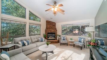 House, Multiple Beds, Patio, Mountain View (Lookout Payson) | Living area | Fireplace