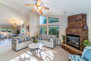 House, Multiple Beds, Patio, Mountain View (Lookout Payson) | Living area | Fireplace - Lookout Payson (Payson)