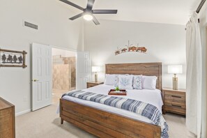 Casa, várias camas, acesso à piscina, vista para a cidade (Mary Katherine Scottsdale) | 3 quartos, individualmente decorados, individualmente mobiliados