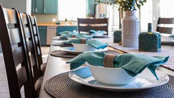 House, Multiple Beds, Pool Access, City View (Ocotillo Glendale) | Dining