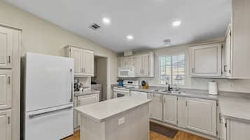 House, Multiple Beds, Patio, Mountain View (Old Whitmer Place Apache Junction) | Private kitchen | Coffee/tea maker