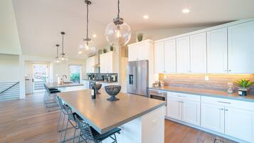 House, Berbilang Katil, Patio, Mountain View (Ruin Hill Kokopeli Pine) | Dapur peribadi | Dapur, pembancuh kopi/teh