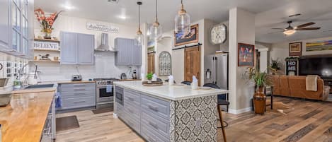 House, Multiple Beds, Pool Access, City View (Runaway Bay Chandler) | Private kitchen | Coffee/tea maker